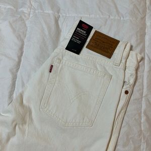 Levi’s white straight jeans
